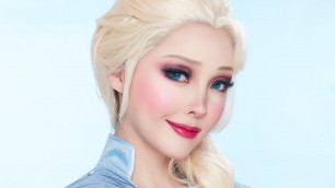 'Disney\'s Frozen - Elsa Transformation 겨울왕국 엘사 커버 메이크업'