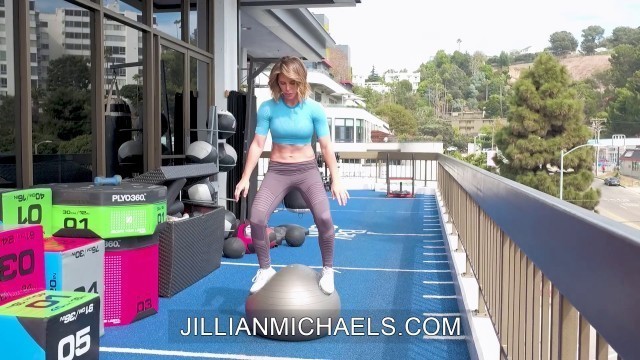 'BODY BALL CHALLENGE EXERCISES - Jillian Michaels'