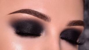 'BLACK Sparkly Smokey Eye Makeup Tutorial'