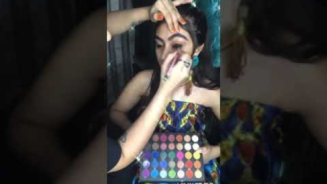 Makeup tutorial for black smokey eyes