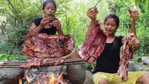 'Yummy Beef Recipe: Cow ribs Spicy Grilling with Peppers for Lunch'