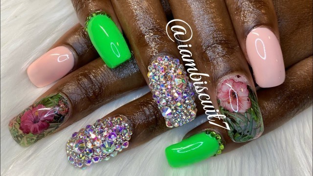 Acrylic Nails | Flower Bling