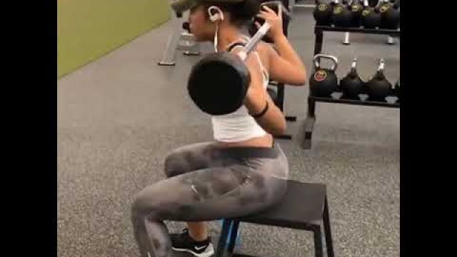 'Black Fitness models ► Tori Evans GLUTE ISOLATION'