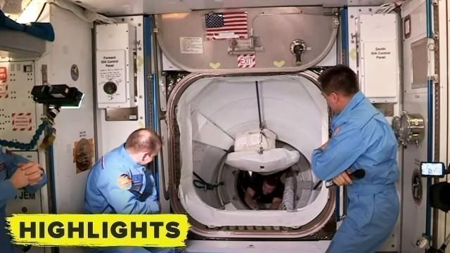 Watch SpaceX Crew Dragon hatch open and board the ISS