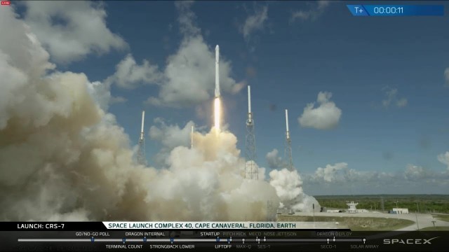 CRS-7 SpaceX Dragon explodes right after liftoff