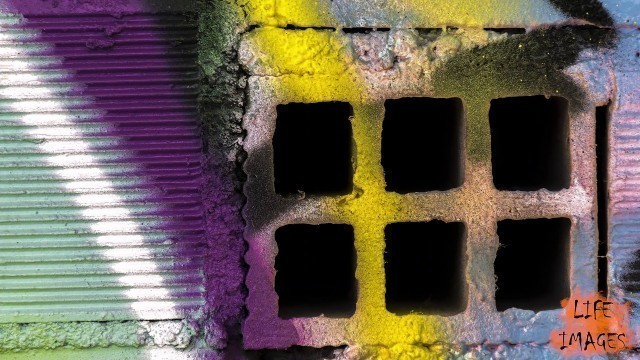 8.- Macro Photography - ABSTRACT painting on the wall