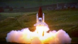 Top Gear : Robin Reliant Space Shuttle Challenge - Top Gear - BBC