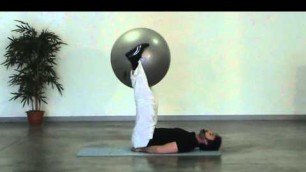 'Relevé de jambes écart - Avec ballon'