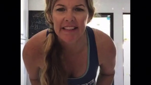 'LUX Gut & Butt (30 min.) with Brittan - At Home Workout - Fortis Fitness & YOGALUX'