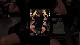'120kg shoulder press machine PR at 70kg bodyweight. INSANE STRENGTH. #shorts'