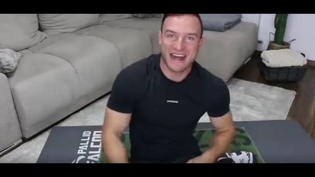 'Sascha Huber macht die 2000 Liegestütze in 1h Bring Sally Up Liegestützchallenge - YouTube Kacke'