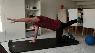 'Routine gainage, abdos, pompes, cuisses'