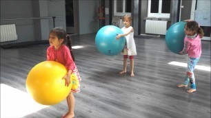'Atelier de danse avec les ballons !'