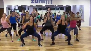 '\"HORNS BLOW\" @PaulaDeAnda (Choreo by Kelsi)'