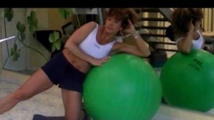 'PILATES - ABDOS SUR BALLON SUISSE'
