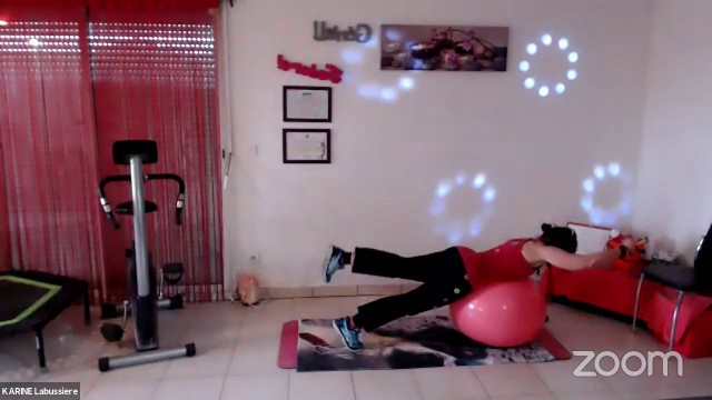 '12/30 Pour travailler la chaine postérieure: 4 EXERCICES AVEC BALLON'