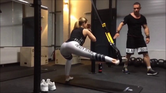 'Female Fitness Motivation - Valentina Vyznikova - personal trainer'