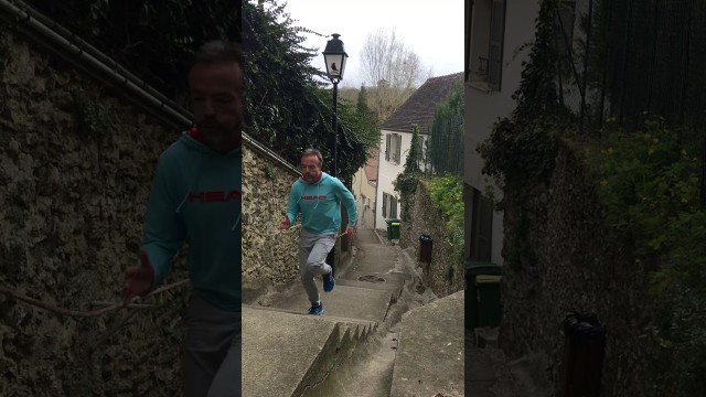 'Fitness, intermittent Montées de marches, Pompes et Postures de Gainage'