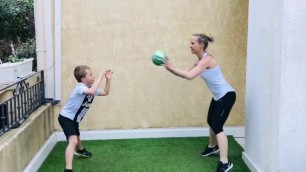 'Séance de sport parent / enfant avec ballon 