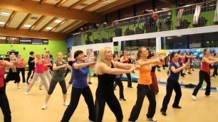 'Kasia Koś - Zumba fitness - Ona tańczy dla mnie (Weekend)'