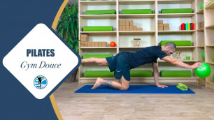 'Séance de PILATES avec BALLON de PAILLE. Une gym douce et efficace.'