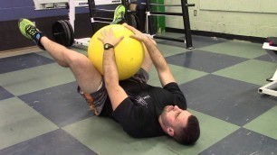 'Adductors with Swissball (90 degrees) / Adducteurs avec ballon suisse (90 degrés)'