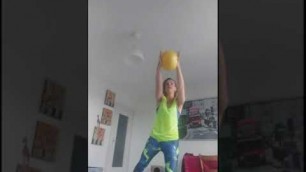 'Séance de renforcement musculaire avec ballon'
