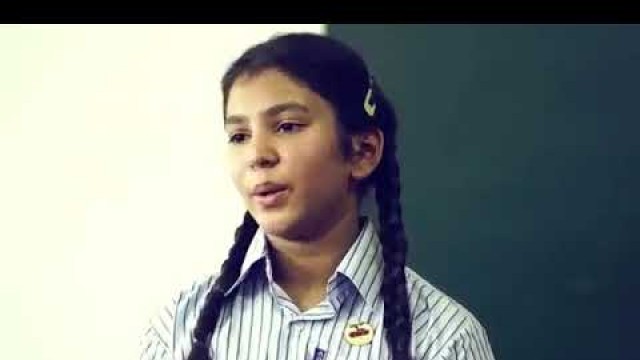 'A girl motivate in public and school students related to Beti bachao Beti Padhao'