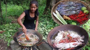 'Yummy Seafood cooking:  Big crab soup spicy tasty for lunch food ideas at river'