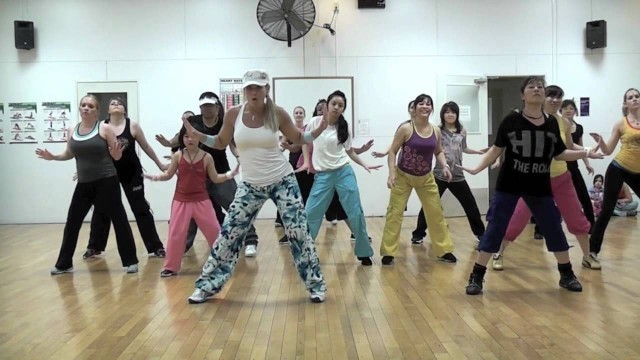 '\"HOW LOW\" by Ludacris - Choreography by Lauren Fitz for Dance Fitness'