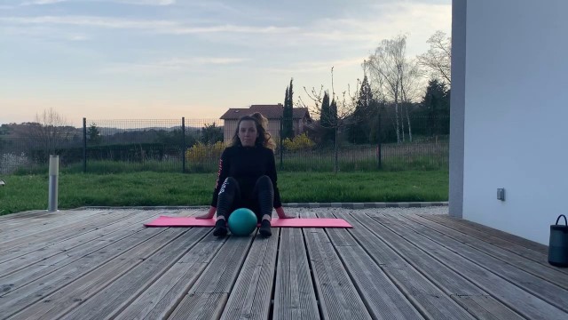 'Pilate avec petit ballon 2'