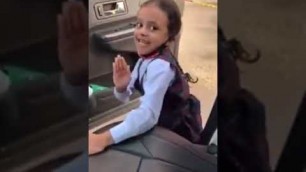 'First day of school : Kid enthusiasm 
