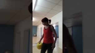 'Renforcement musculaire des cuisses abdo fessiers avec ballon ( 2ème partie )'